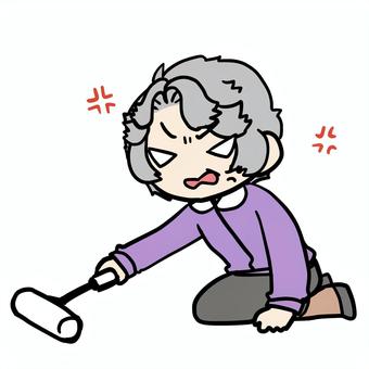 コロコロをかける怒るおばあさん コロコロをかける怒るおばあさん おばあさん,コロコロ,掃除,怒る,不満,激怒,イライラ,むかむか,ストレス,かけるのイラスト素材