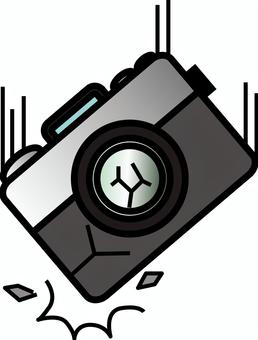カメラ落とす　 カメラ,デジカメ,落とす,破損,ヒビ,レンズ,写真,精密機械のイラスト素材