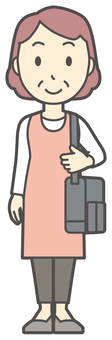 仕事用のバッグを持っているおばさん バッグ,女性,人,主婦,中年,シニア,エプロン,ママ,お母さん,おかんのイラスト素材