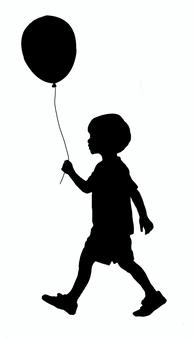 風船を持つ子供のシルエット 風船,子供,シルエット,ファンタジー,空,幼少期,ノスタルジー,幼児,影絵のイラスト素材
