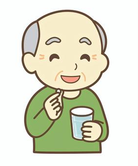 薬を飲もうとする高齢者男性 高齢者,男性,おじいちゃん,薬,飲む,水,治療,笑顔,医療,医学のイラスト素材