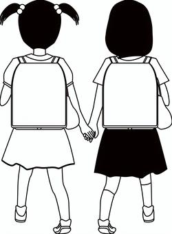 小学生手繋ぐ 小学生,手,繋ぐ,仲良し,通学,ランドセル,歩く,友達,女の子,白黒のイラスト素材