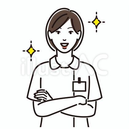 腕組みをするベテラン看護師