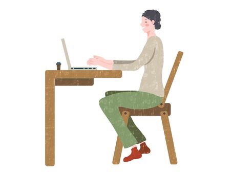 パソコン操作する女性 女性,パソコン,操作,仕事,入力,机,テレワーク,フリーランス,it,インターネットのイラスト素材