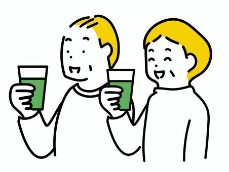 健康のために緑黄色野菜ジュースを飲む夫婦 青汁,野菜ジュース,健康,ドリンク,ジュース,男性,女性,シニア,おじさん,おいしいのイラスト素材