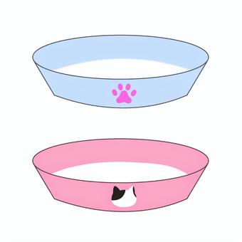 猫用の皿 猫用品,皿,器,ミルク,餌,飲み物,食べ物,動物,水色,ピンクのイラスト素材