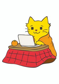 WI_C01_こたつでぱそこん 猫,こたつ,みかん,パソコン,在宅のイラスト素材