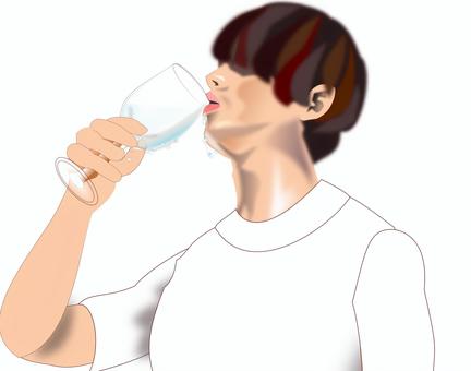 グラスをかたむける男性