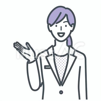 案内をする白衣姿の女性