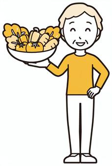  ロンTお婆さん(黄)-080-全身 野菜,お婆さん,高齢者,老人,女性,祖母,人物,かわいい,新鮮,トマトのイラスト素材