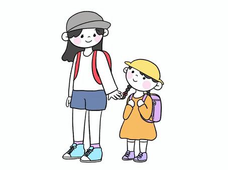 低学年に優しく接する高学年 小学生,小学校,低学年,高学年,一年生,六年生,ランドセル,登校のイラスト素材