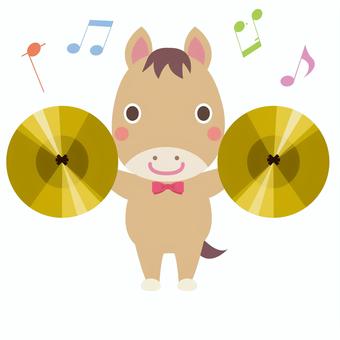 シンバルを叩く午年の馬 午,馬,シンバル,午年,打楽器,パーカッション,音符,クラッシュシンバル,音楽,楽器のイラスト素材
