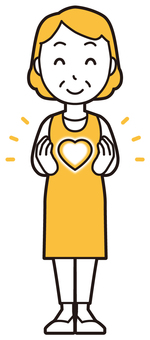  エプロンおばちゃん(黄)-145-全身 ハート,おばちゃん,エプロン,お母さん,ママ,中年,おばさん,主婦,人物,かわいいのイラスト素材