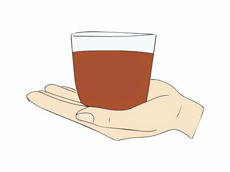 手の平に乗せたグラス 手の平に乗せたグラス 飲み物,烏龍茶,乗せる,片手,グラス,コップ,手描きのイラスト素材