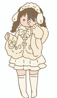 ホワイトふわふわポンチョの女の子 ポンチョ,防寒,冬,上着,ケープ,白,リボン,ふわふわ,ミニスカート,耳当てのイラスト素材