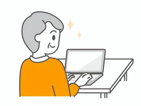 パソコンを操作する高齢者のイラスト04 人物,男性,老人,おじいさん,祖父,高齢者,白髪,カーディガン,パソコン,ノートパソコンのイラスト素材