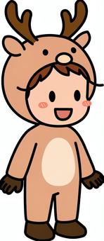 薄茶のトナカイコスの男の子です。 トナカイ,コスプレ,シンプルのイラスト素材
