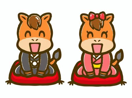 	着物を着た馬夫婦の落書き風イラスト素材2 馬,着物,和服,座布団,夫婦,カップル,動物,午年,干支,かわいいのイラスト素材