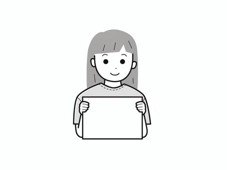 フリップを持ち微笑む女子／白黒 フリップ,両手,微笑む,上半身,半袖,子供,女の子,女児,小学生,幼児のイラスト素材
