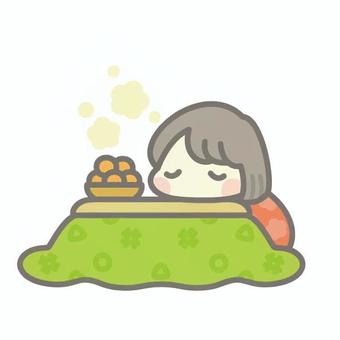 こたつとみかん　女の子 寝正月,こたつ,女の子,おかっぱ,みかん,茶碗,布団,湯気,模様,緑色のイラスト素材