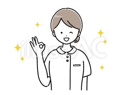 OKサインを出す若い女性看護師(半袖)