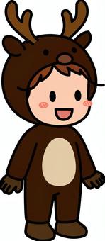 焦げ茶のトナカイコスの男の子です。 トナカイ,コスプレ,シンプルのイラスト素材