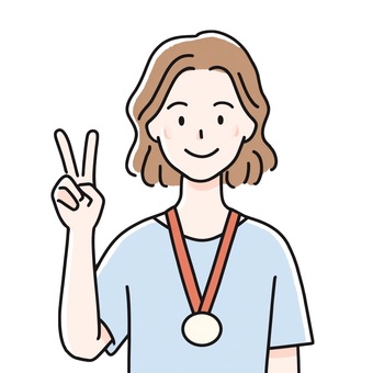 銀メダルをかけてピースする女性