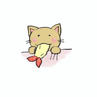 エビフライをくわえる猫