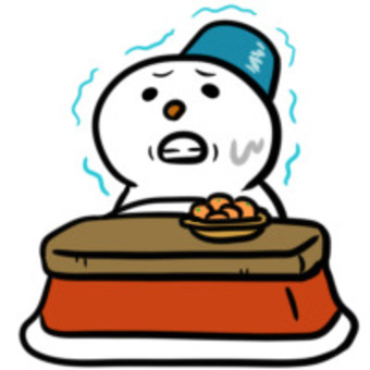 寒がりの雪だるま 寒がり,雪だるま,こたつ,バケツ,みかん,温かい,寒いのイラスト素材